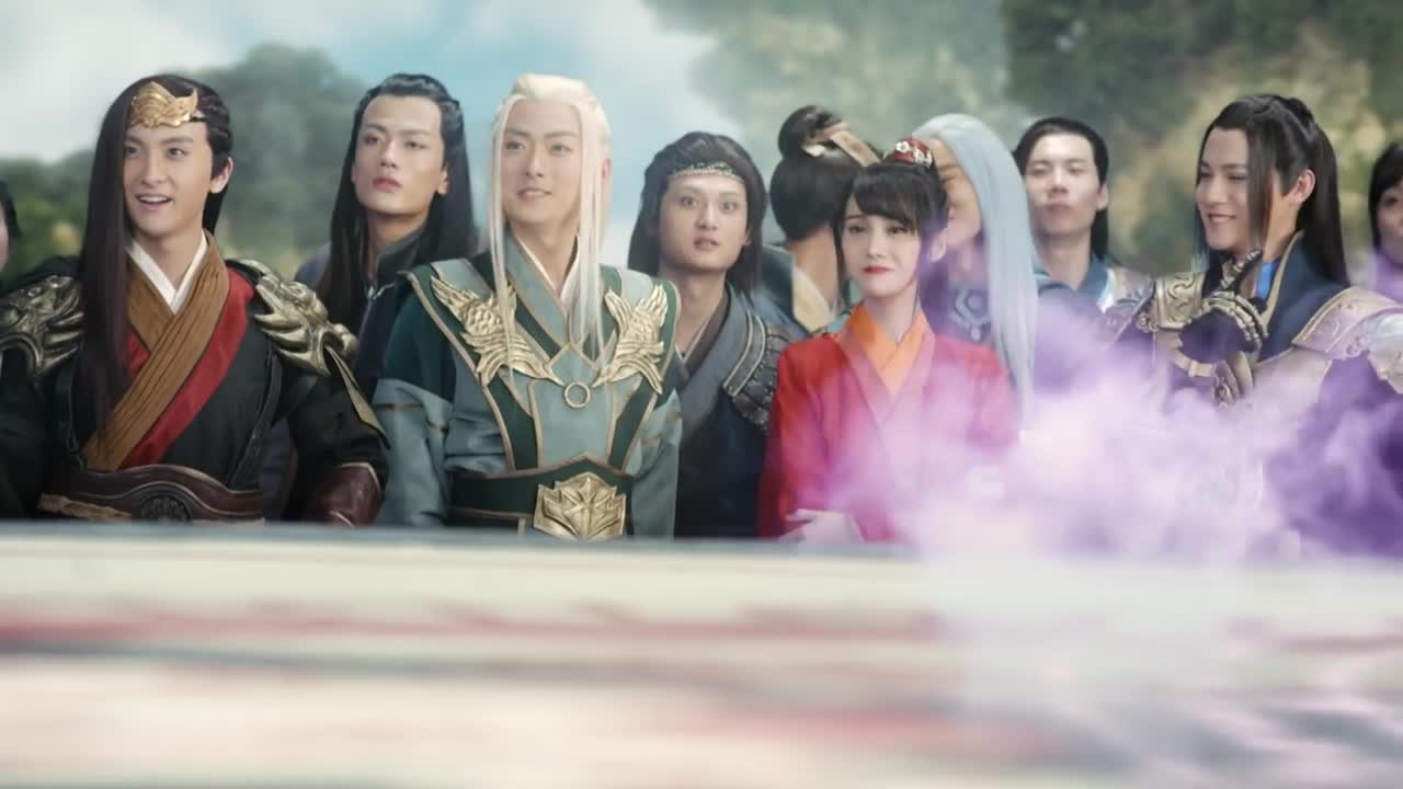 «Легкая улыбка покоряет мир» (2016).jpg